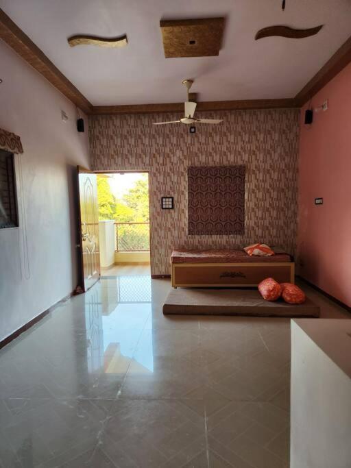 Farmhouse Close To Nature - Kesari Farm Gandhinagar Eksteriør billede