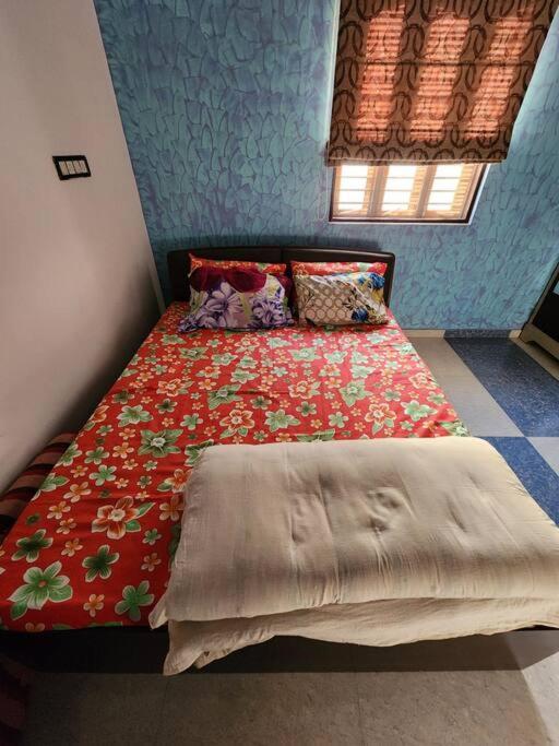 Farmhouse Close To Nature - Kesari Farm Gandhinagar Eksteriør billede